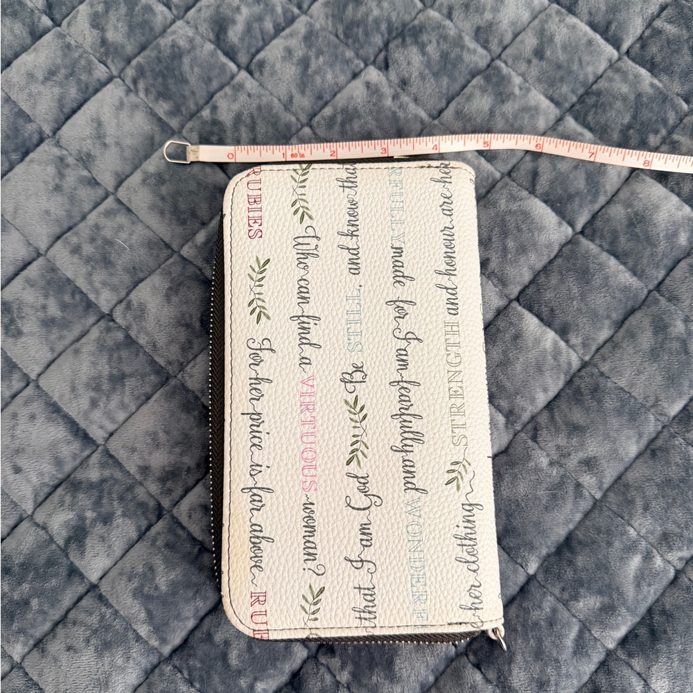 Thirty-One Multicolor Script Wristlet - Picture 2 of 4